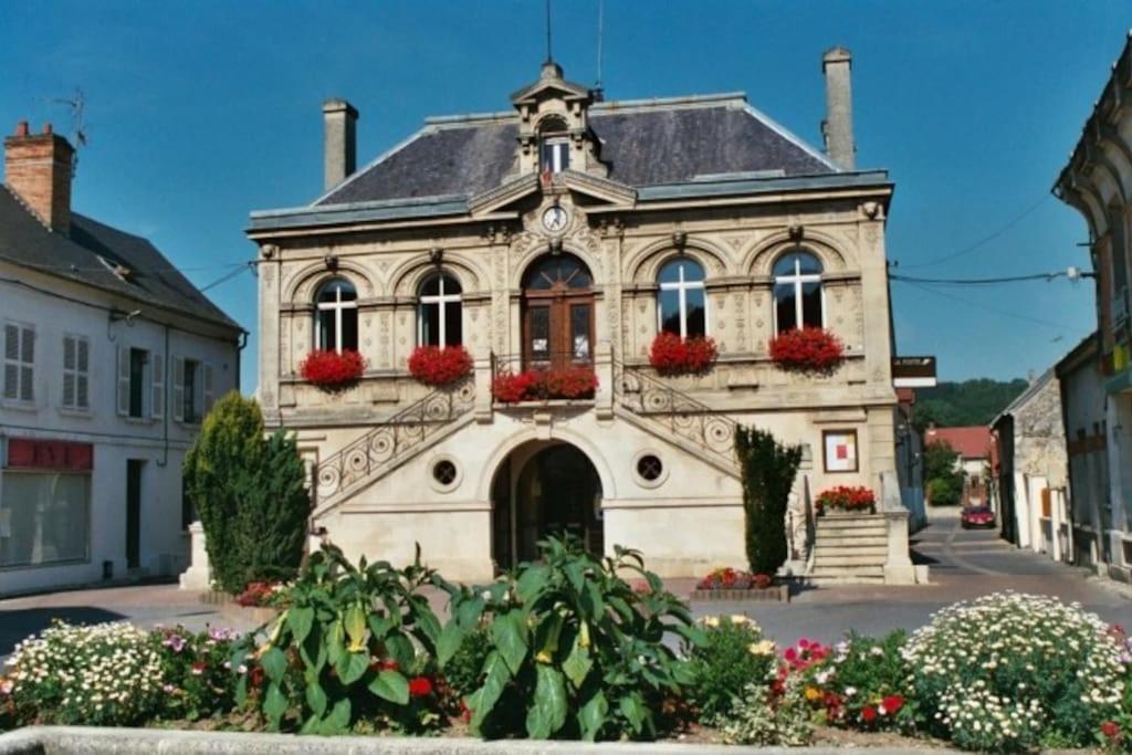 Au Coeur De Bruyeres 아파트 외부 사진